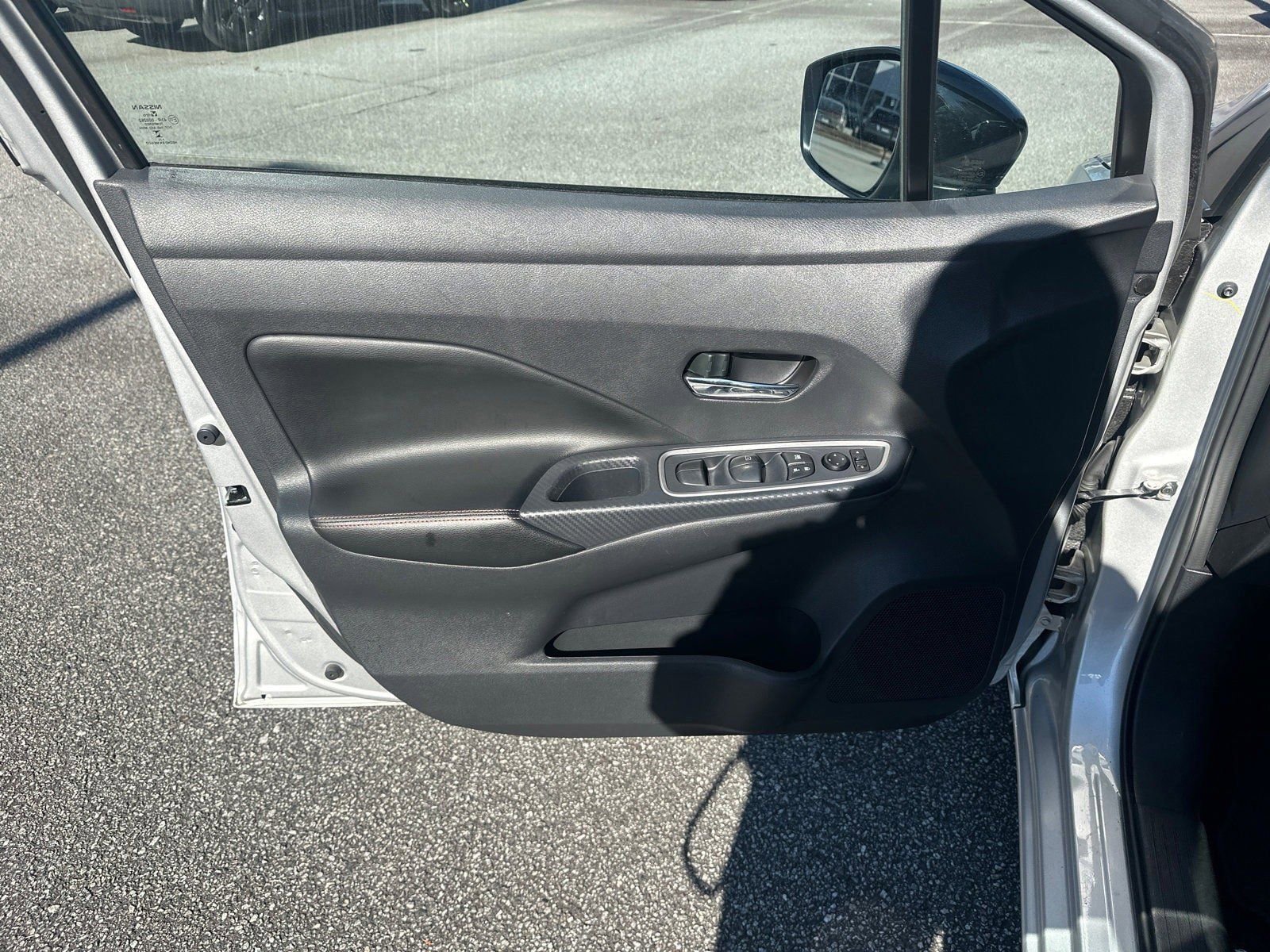 Used 2024 Nissan Versa SR image 10