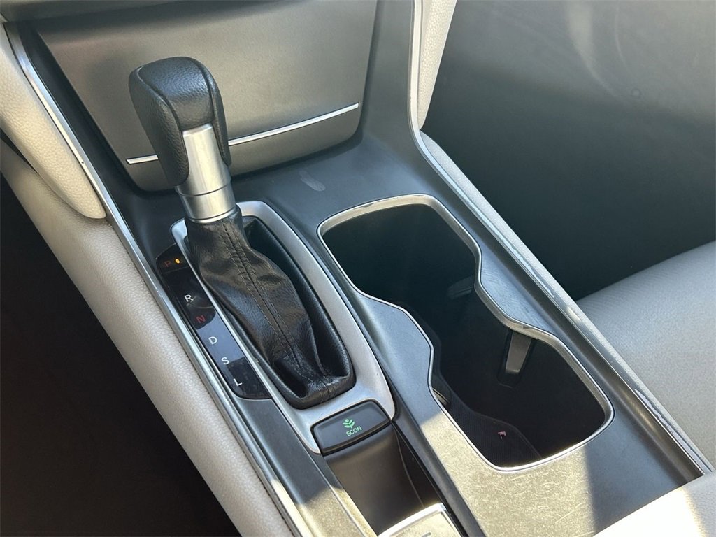 Used 2018 Honda Accord LX image 22