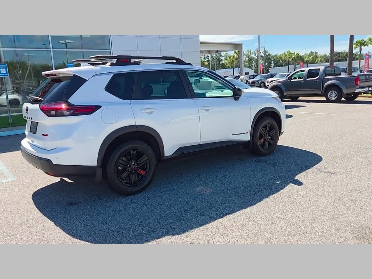 Used 2025 Nissan Rogue SV AWD/4WD image 36