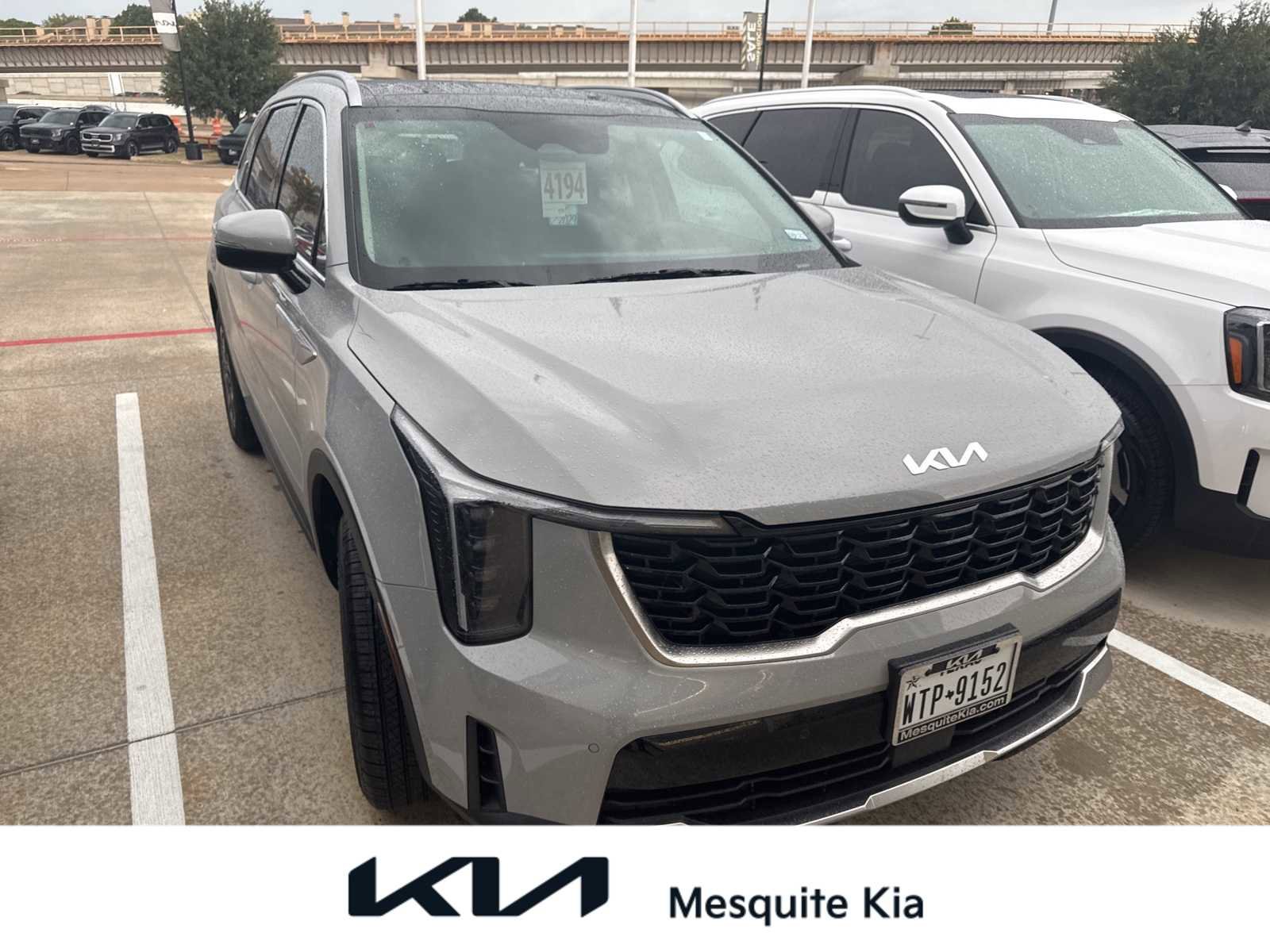 Certified 2025 Kia Sorento S w/ Panoramic Sunroof Package