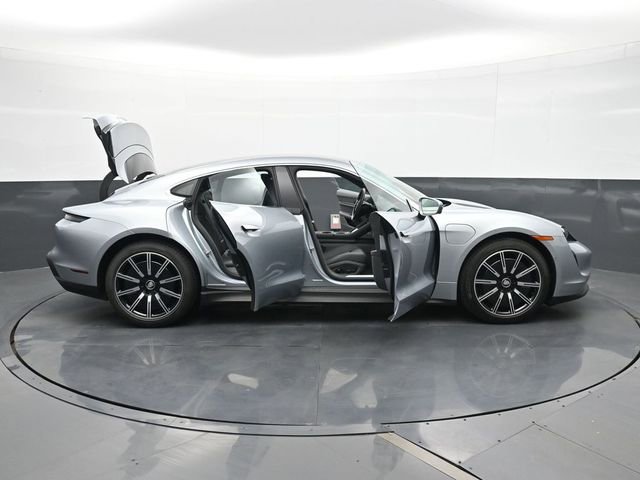 Used 2024 Porsche Taycan 4S AWD/4WD image 34