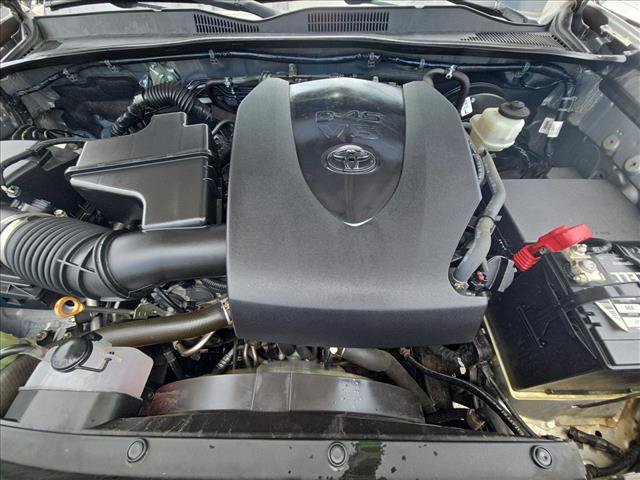 Used 2019 Toyota Tacoma SR5 AWD/4WD image 21