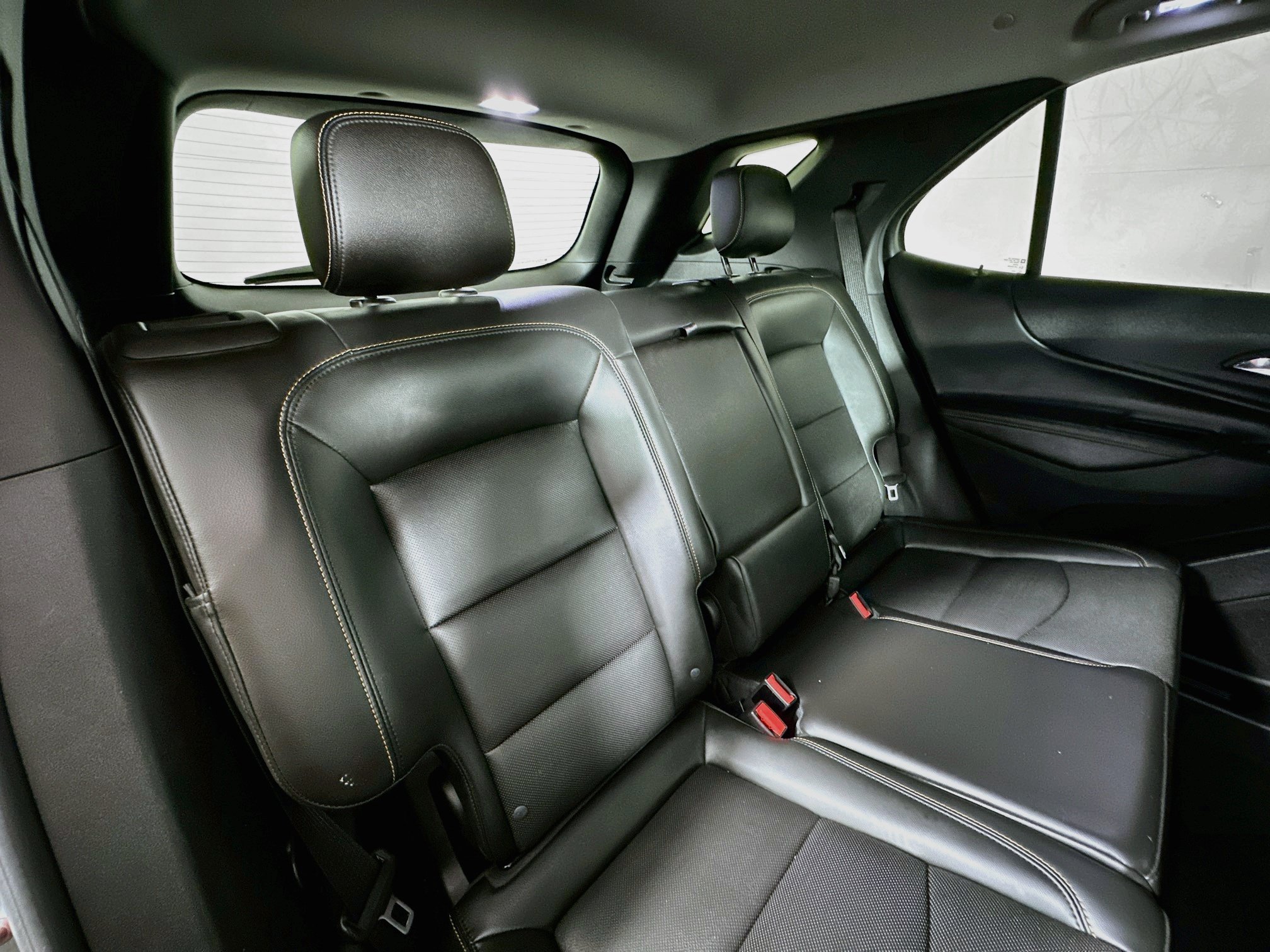 Used 2018 Chevrolet Equinox Premier FWD image 24