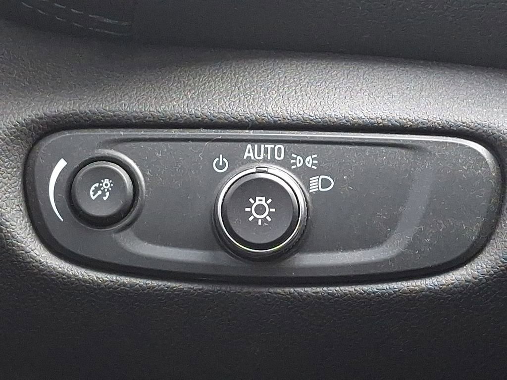 Used 2021 Chevrolet Blazer LT w/ LPO, Black Accent Package image 17