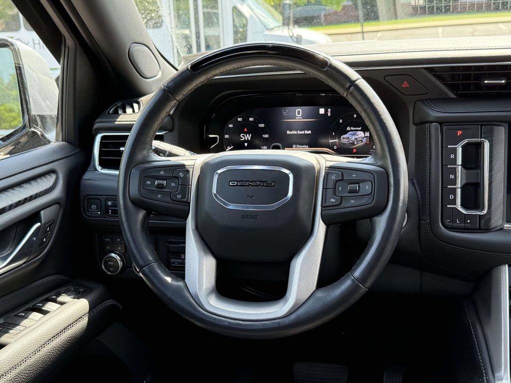 Used 2023 GMC Yukon Denali w/ Denali Reserve Package AWD/4WD image 9