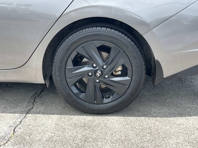 Used 2023 Hyundai Elantra SEL FWD image 12