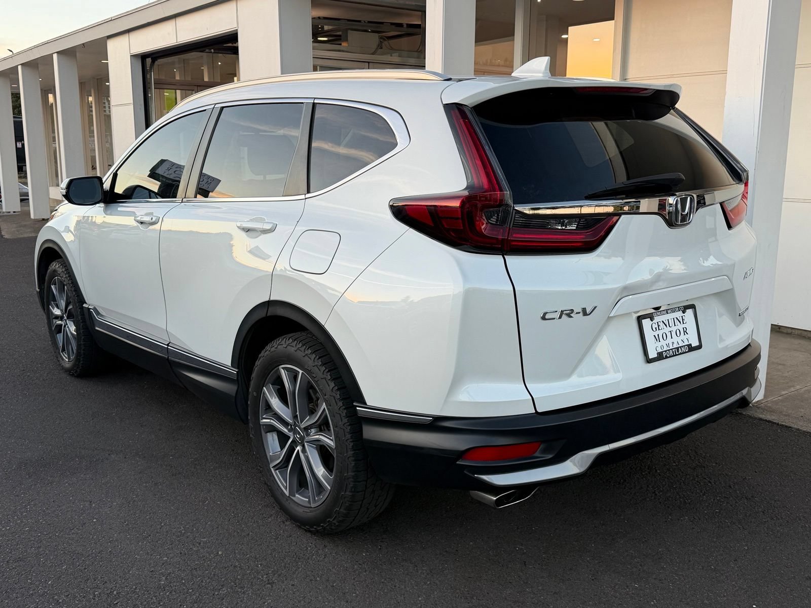 Used 2020 Honda CR-V Touring image 3