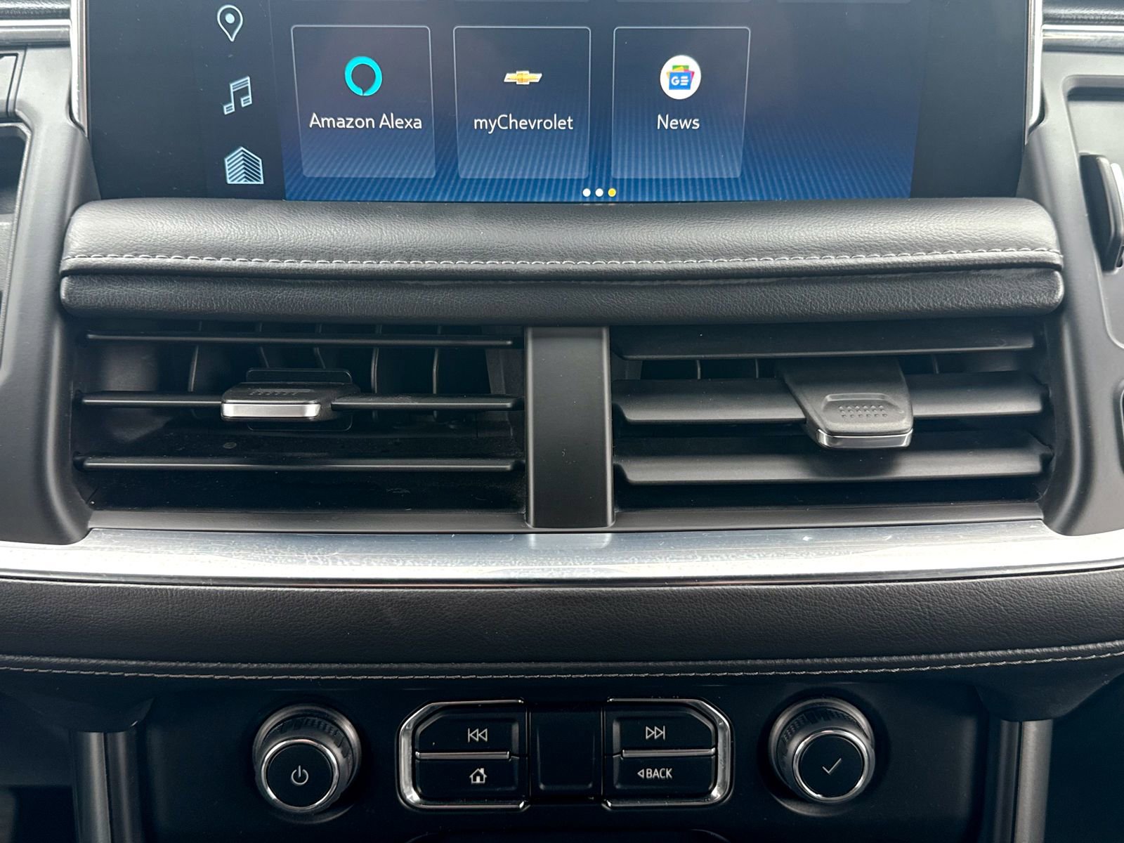 Certified 2022 Chevrolet Suburban LT w/ Luxury Package image 31