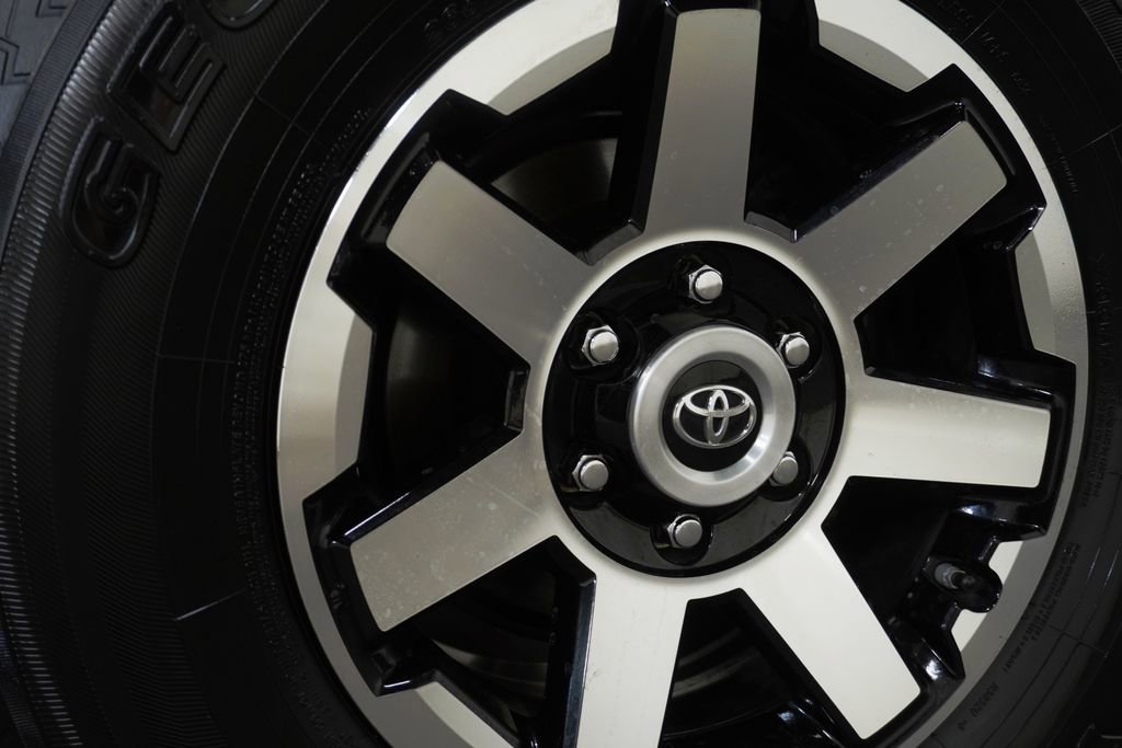 Used 2019 Toyota 4Runner TRD Off-Road Premium AWD/4WD image 10