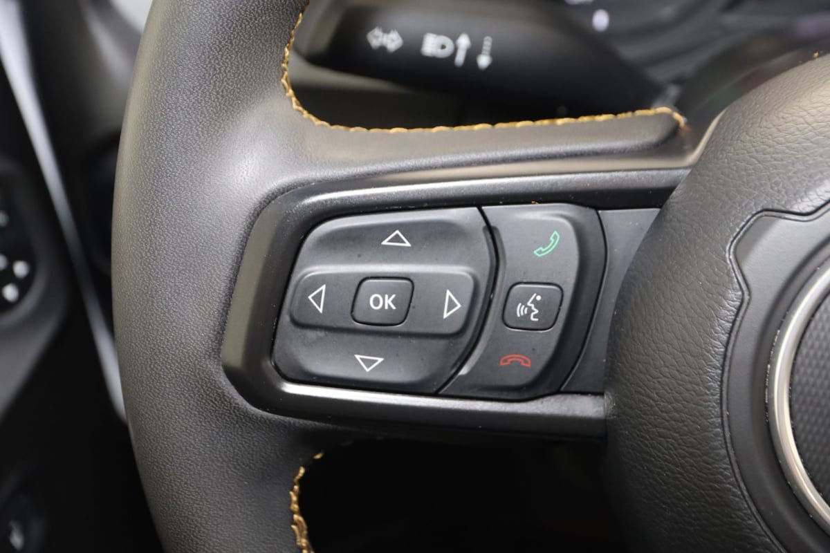 Used 2024 Jeep Wrangler Unlimited w/ Convenience Group AWD/4WD image 29