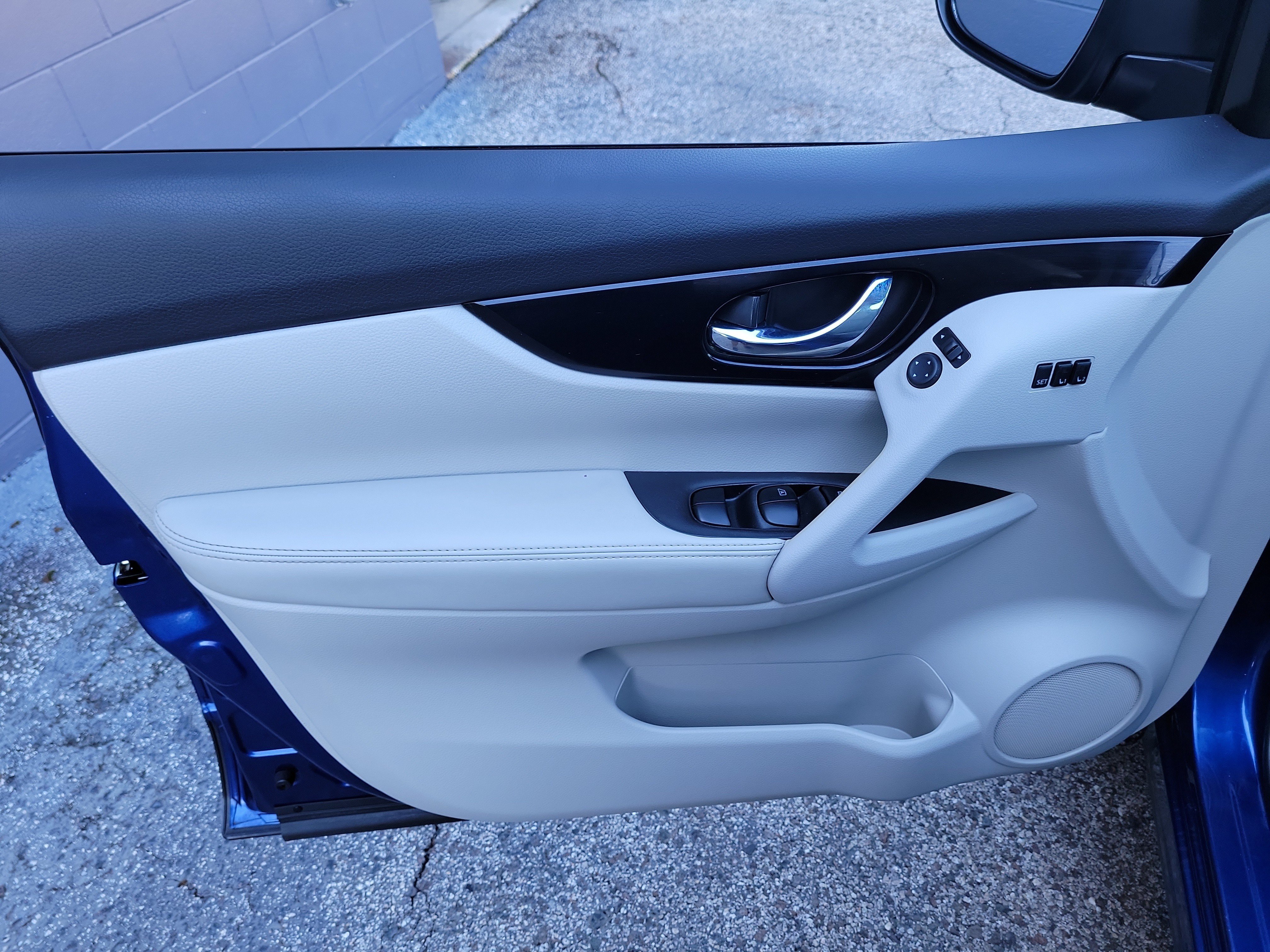 Certified 2021 Nissan Rogue Sport SV w/ Technology Package FWD image 9