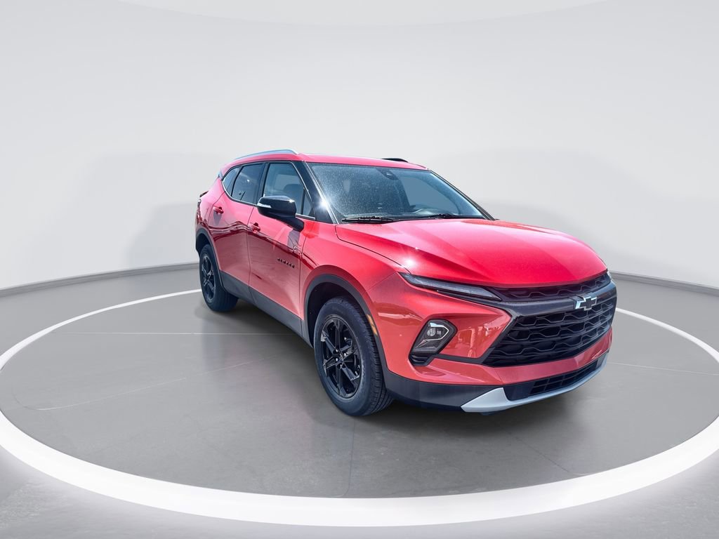Used 2024 Chevrolet Blazer LT w/ Midnight/Sport Edition FWD image 2