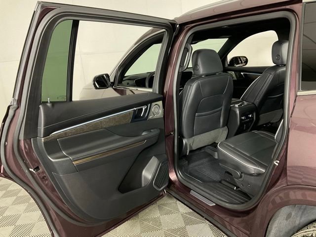 Used 2025 Buick Enclave Avenir w/ LPO, All-Weather Package image 33