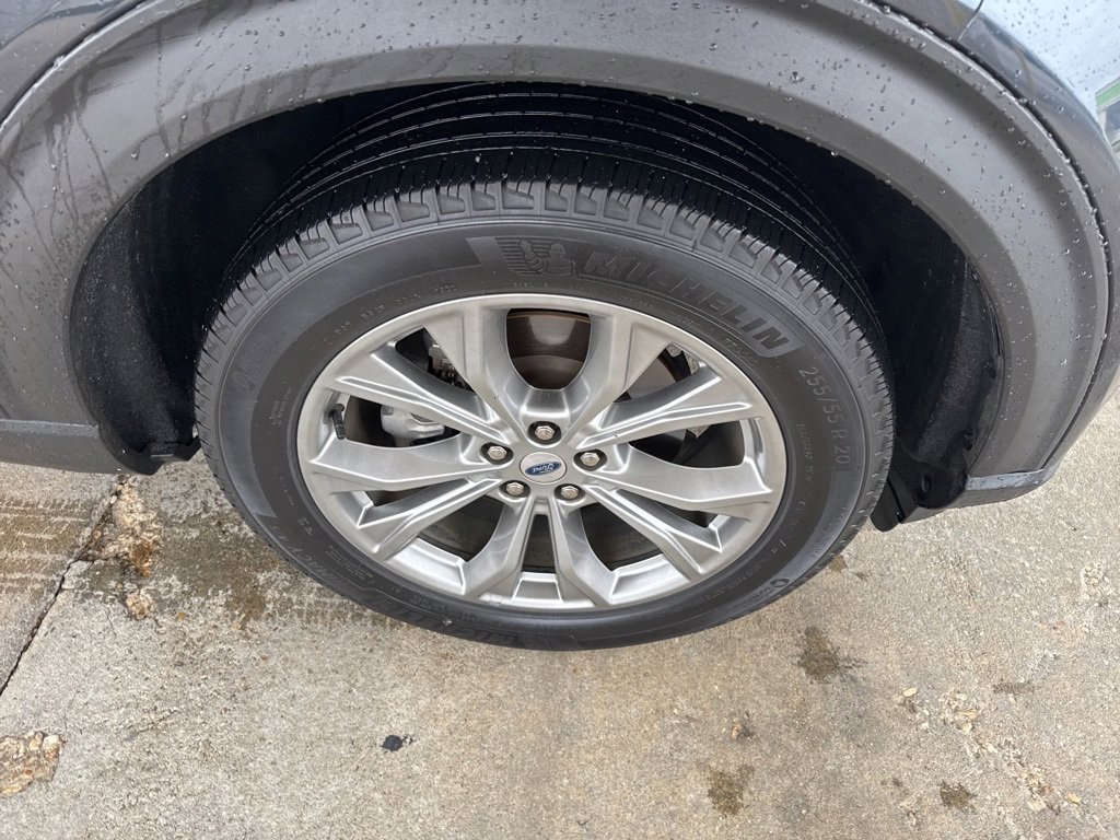 Used 2022 Ford Explorer XLT w/ Equipment Group 202A image 17