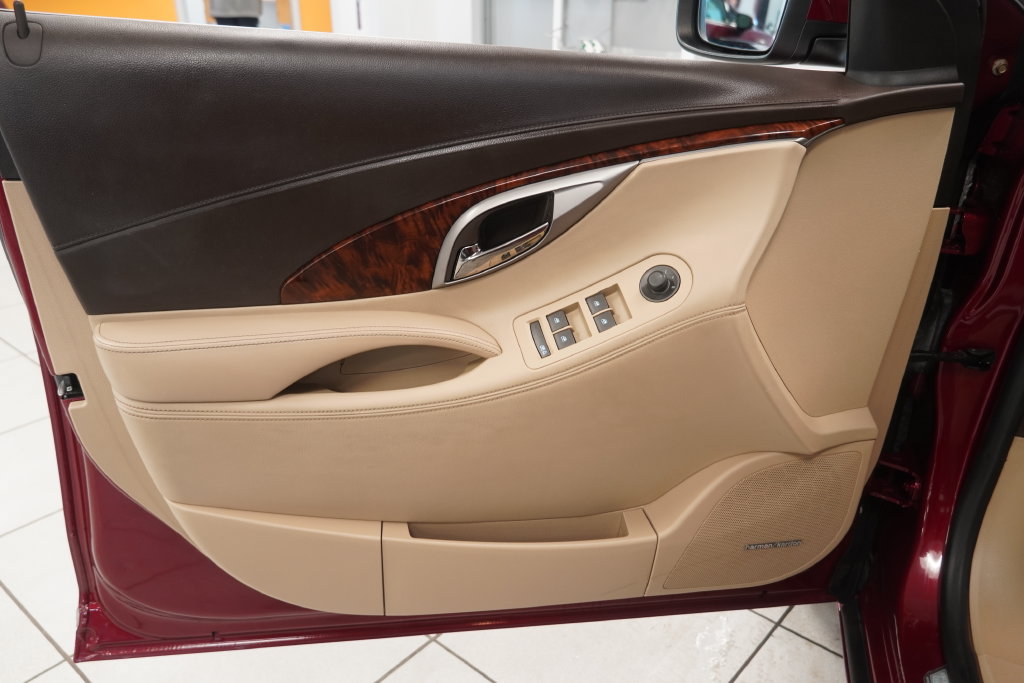 Used 2010 Buick LaCrosse CXS FWD image 17