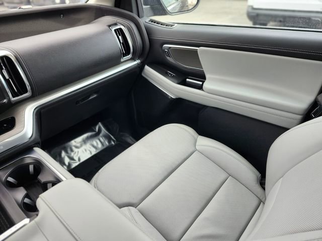 Certified 2025 Ford Expedition Max Platinum image 15