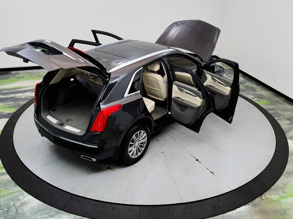 Used 2017 Cadillac XT5 Luxury w/ Driver Awareness Package FWD image 19