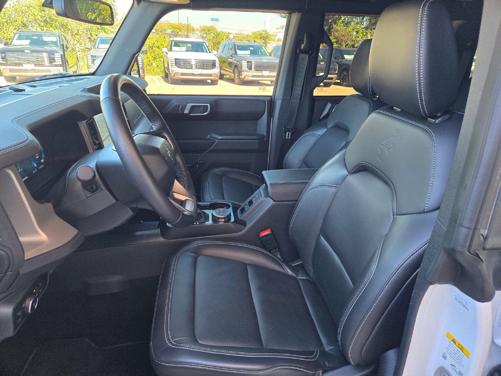 Used 2025 Ford Bronco Outer Banks AWD/4WD image 24