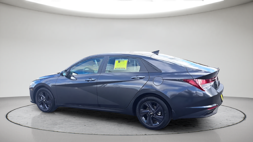 Used 2023 Hyundai Elantra SEL FWD image 11
