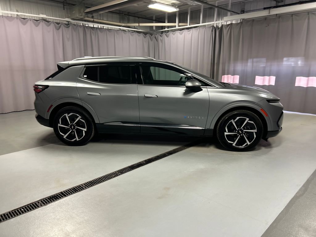 Used 2024 Chevrolet Equinox EV LT image 8