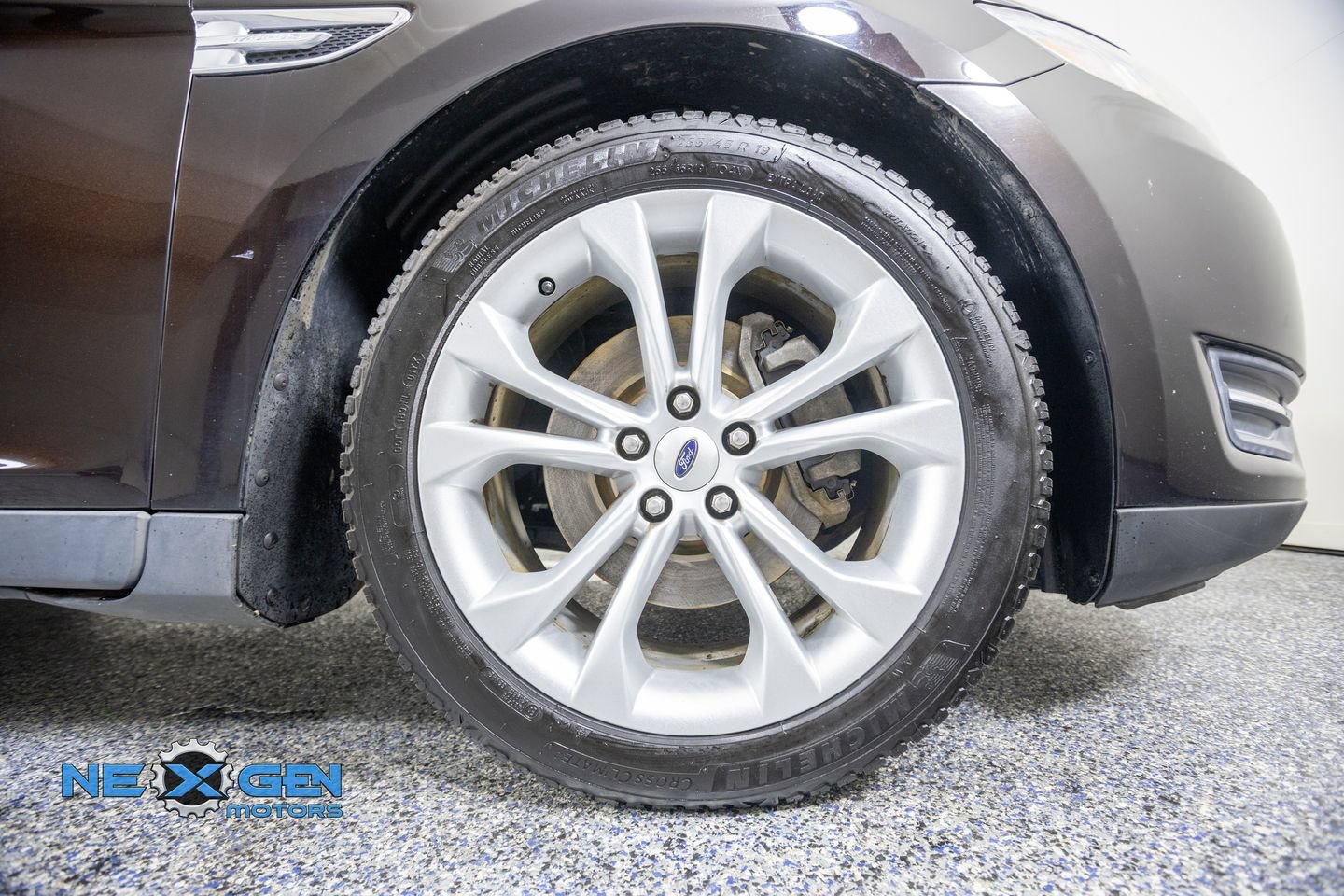 Used 2013 Ford Taurus SEL FWD image 43