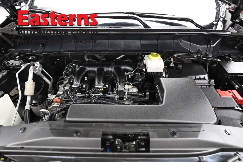 Used 2025 Nissan Pathfinder SV FWD image 7