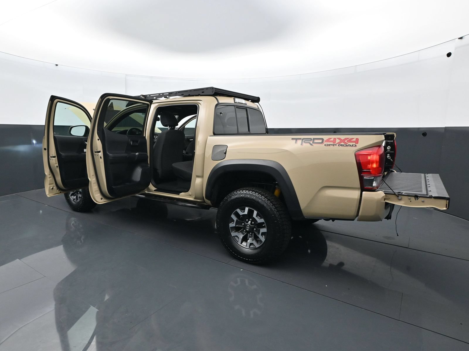 Used 2016 Toyota Tacoma TRD Off-Road AWD/4WD image 31