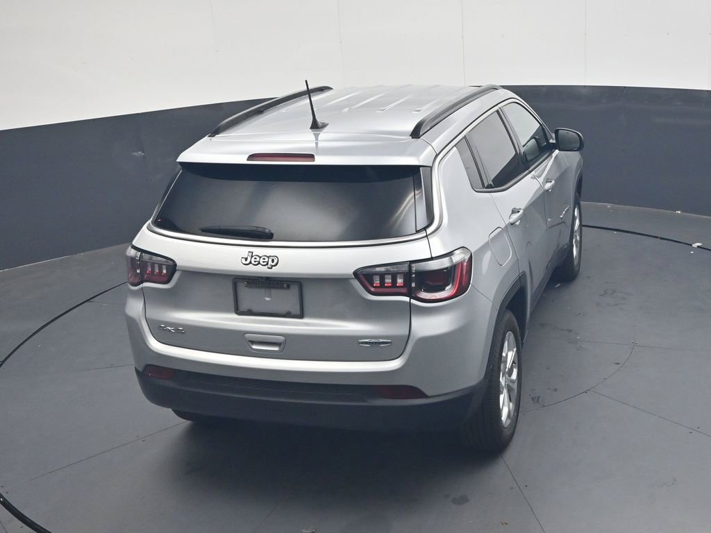 Used 2024 Jeep Compass Latitude AWD/4WD image 28