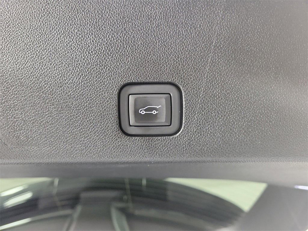 Certified 2024 Cadillac XT6 Premium Luxury w/ LPO, Floor Liner Package image 9