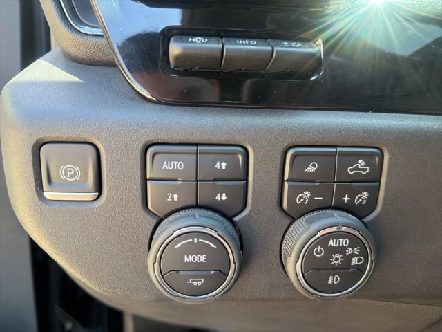 Used 2023 Chevrolet Silverado 1500 ZR2 w/ Technology Package AWD/4WD image 26