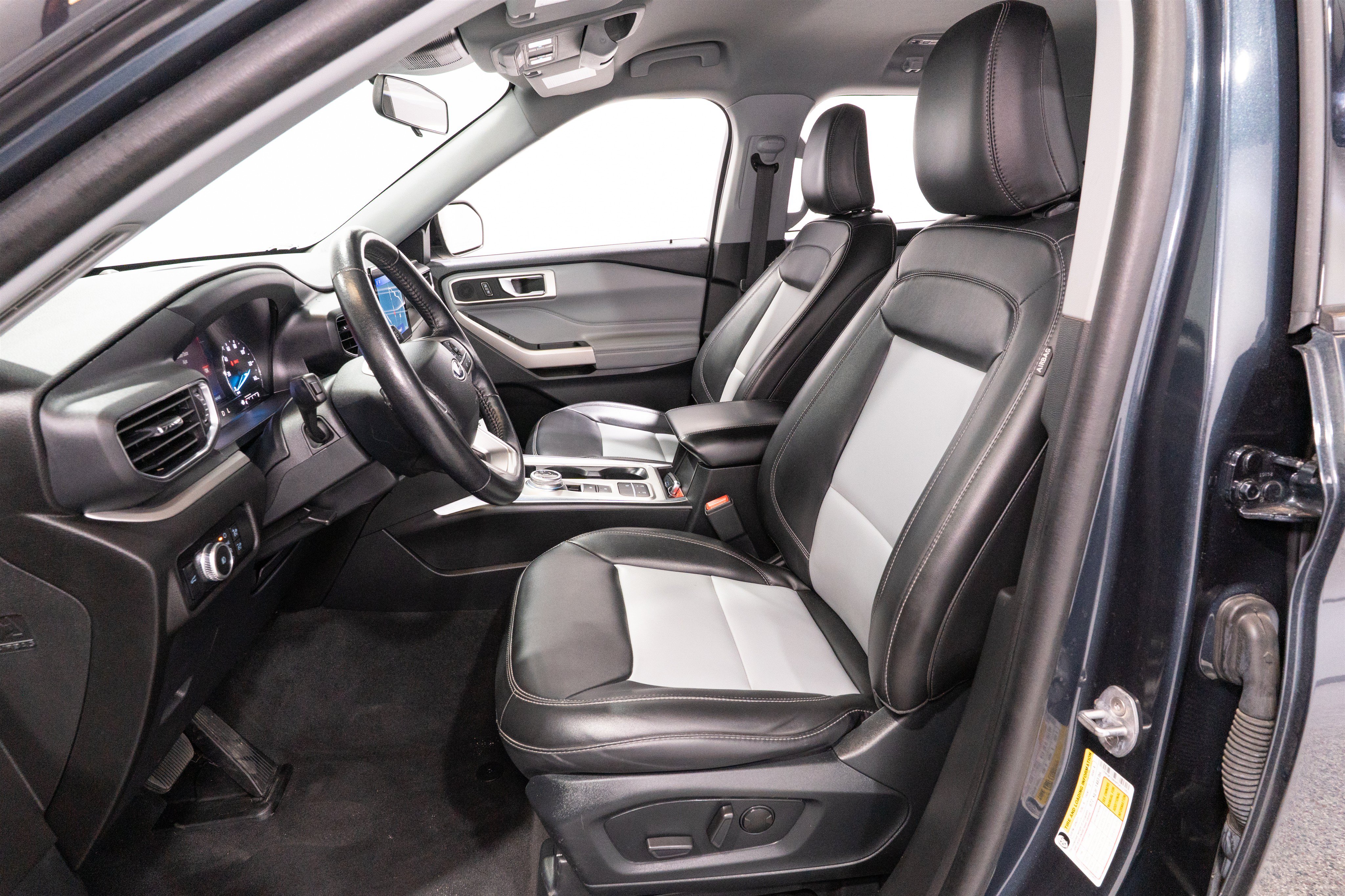 Used 2023 Ford Explorer XLT w/ Equipment Group 202A RWD image 15