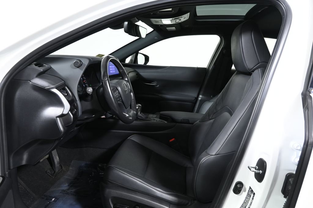 Used 2024 Lexus UX 250h AWD w/ Premium Package image 3