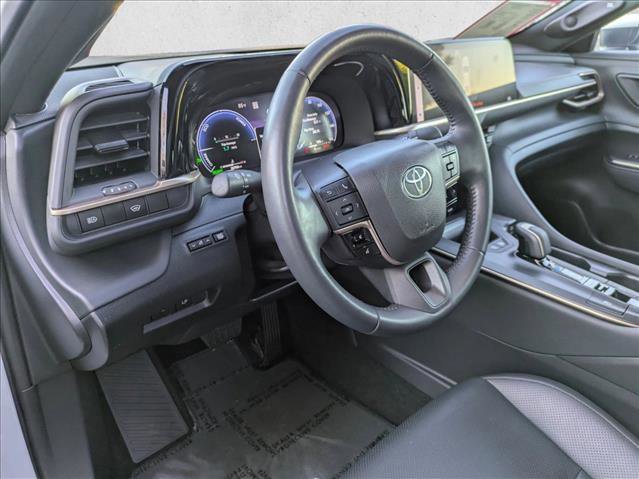Used 2023 Toyota Crown Platinum image 10
