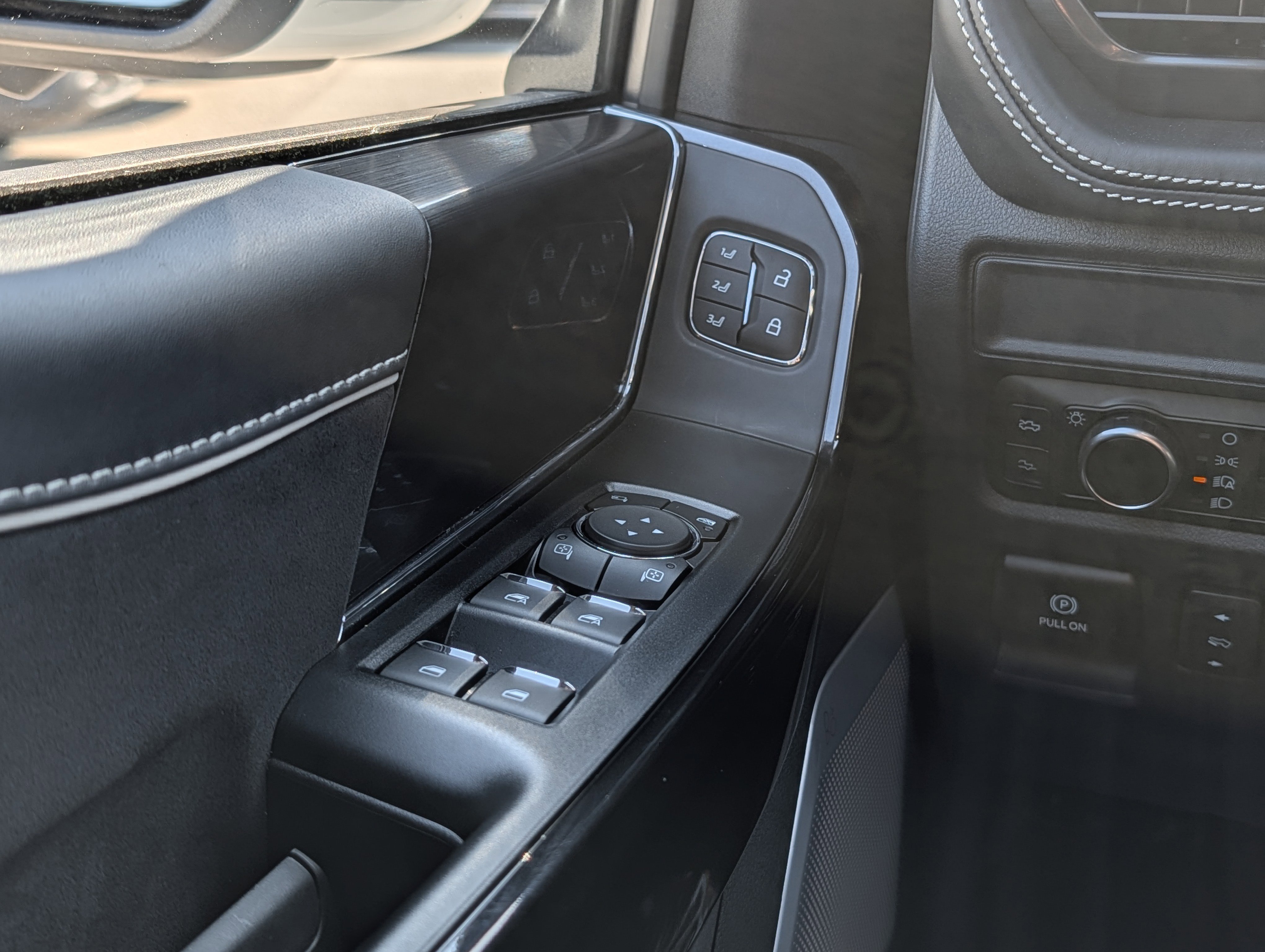 New 2025 Ford F150 Lightning Platinum w/ Dark Elements Package image 26