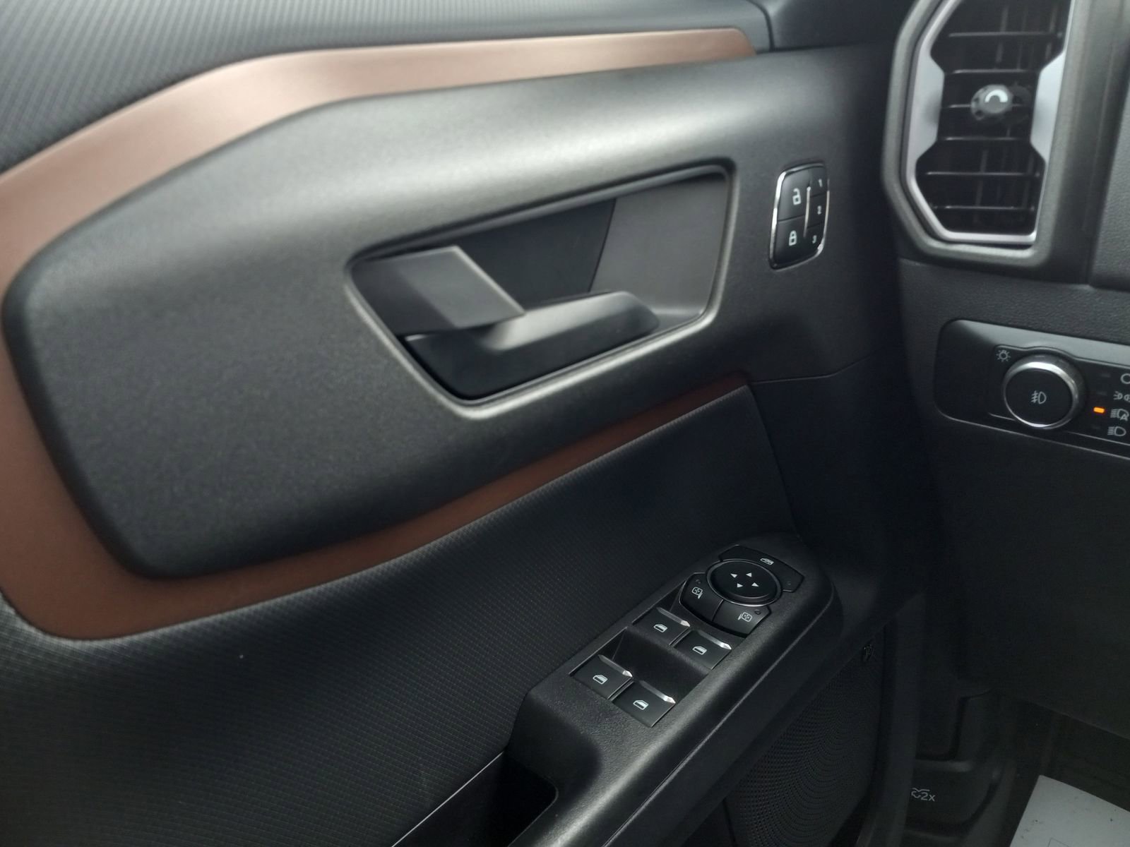 New 2026 Ford Bronco Sport Outer Banks w/ Outer Banks Tech Package+ AWD/4WD image 24
