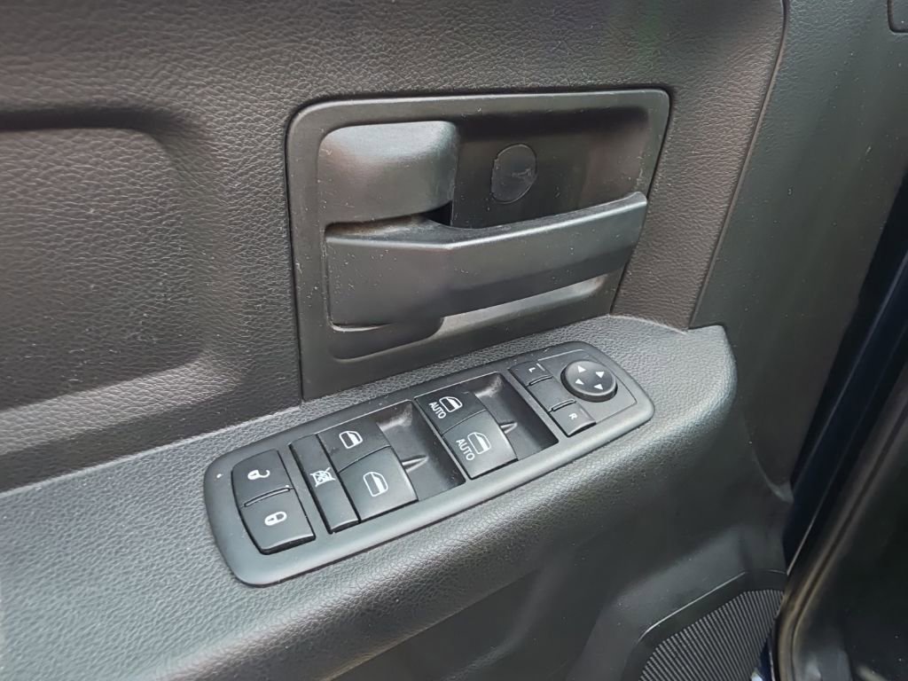 Used 2018 RAM 2500 Tradesman w/ Chrome Appearance Group image 13