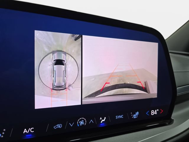 Used 2025 Chevrolet Traverse LT w/ Driver Confidence Package FWD image 21