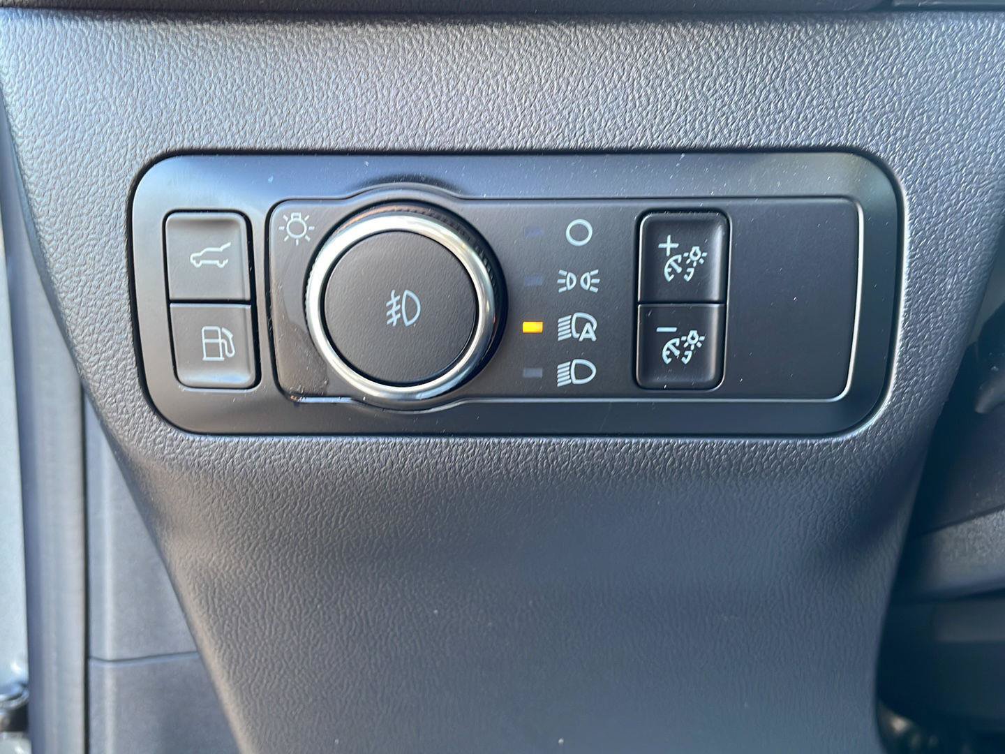 Used 2025 Ford Escape SE w/ PHEV Premium Package FWD image 14