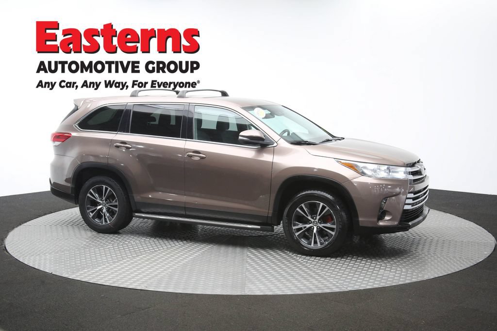 Used 2019 Toyota Highlander LE FWD image 46