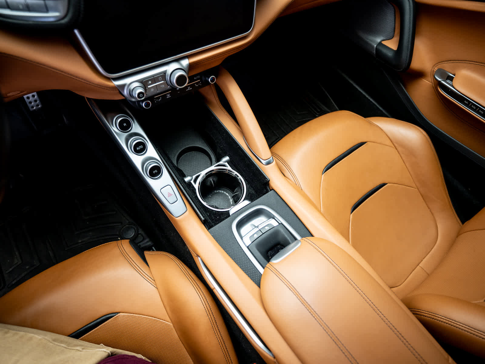 Certified 2018 Ferrari GTC4Lusso image 28