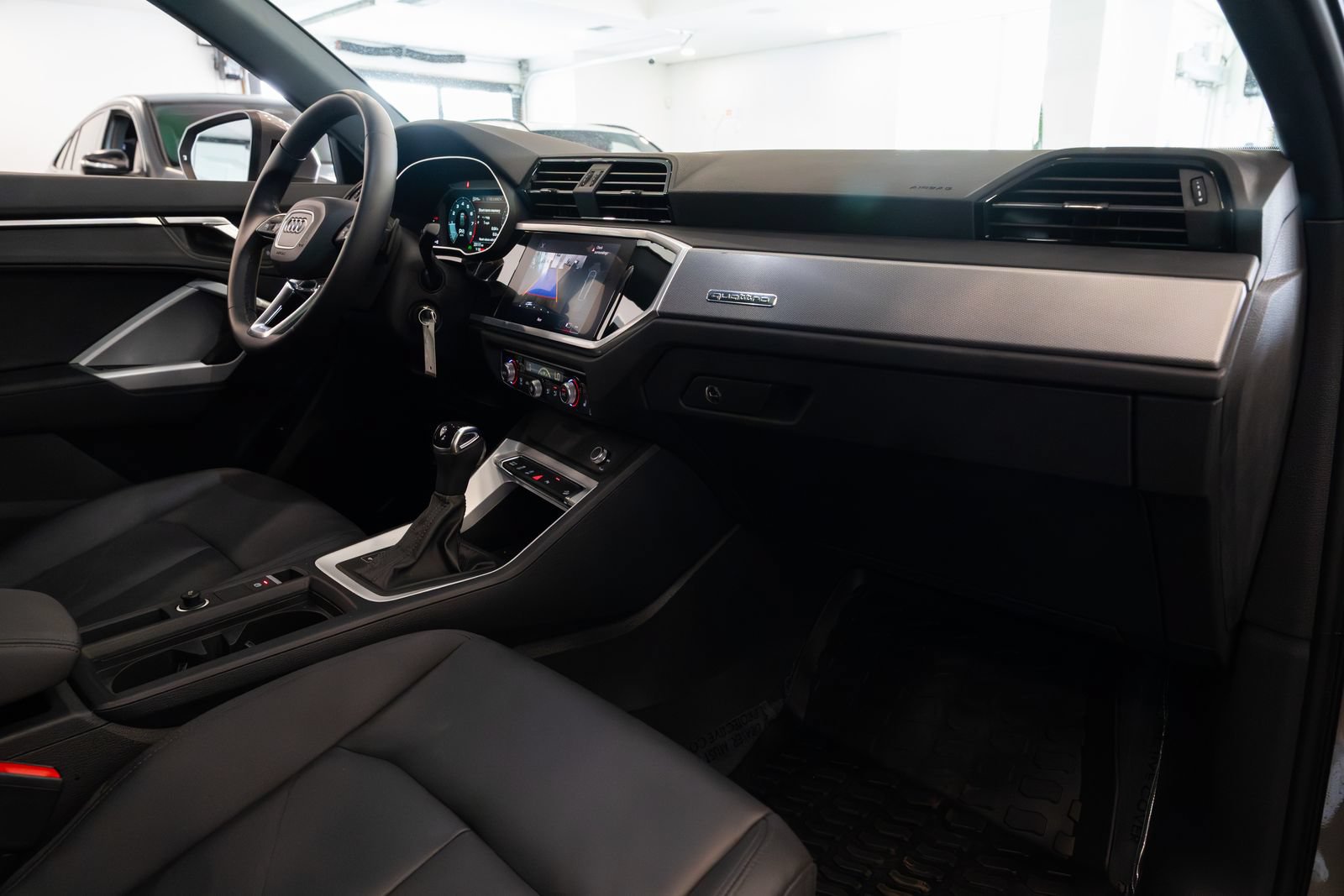 Used 2022 Audi Q3 2.0T Premium AWD/4WD image 25