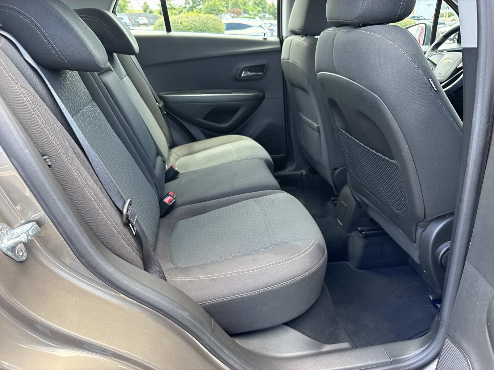 Used 2021 Chevrolet Trax LS AWD/4WD image 26