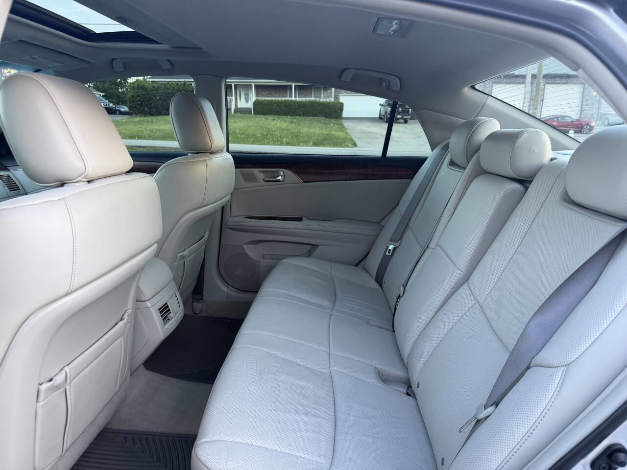 Used 2011 Toyota Avalon Limited FWD image 18