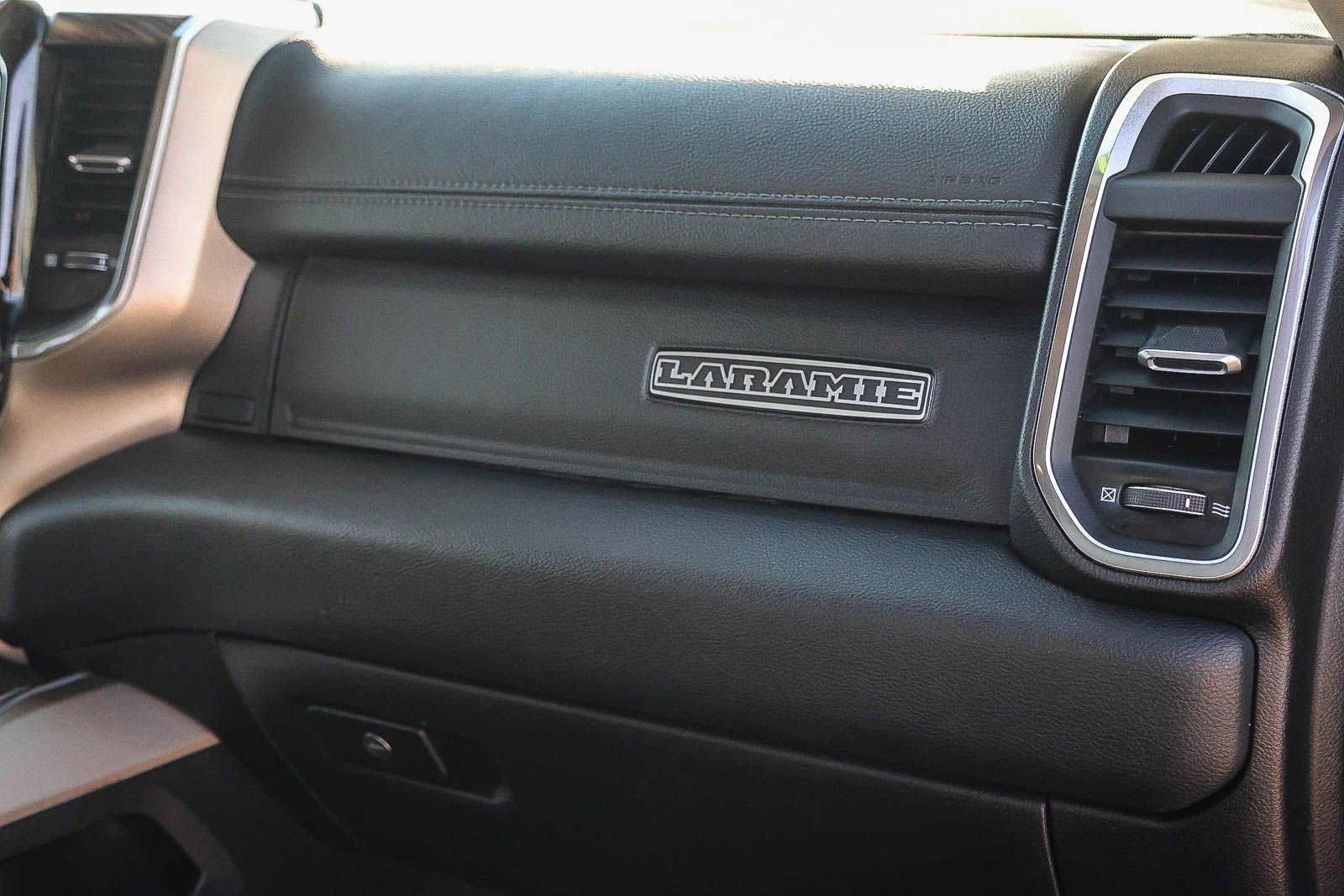 Used 2019 RAM 1500 Laramie image 19