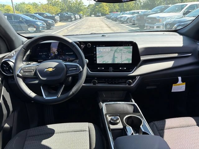 New 2027 Chevrolet Equinox LT w/ LPO, Floor Liner Package FWD image 24