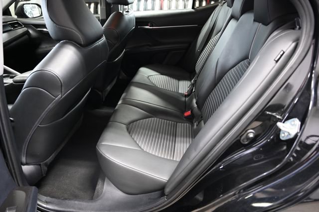 Used 2022 Toyota Camry SE image 12