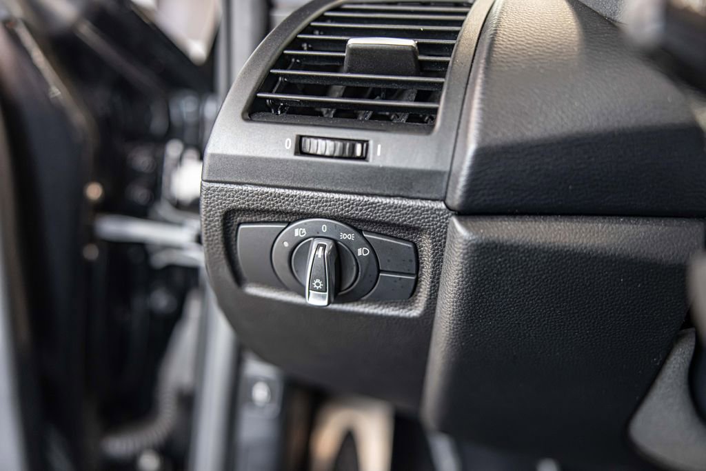 Used 2011 BMW 1 Series M RWD image 22