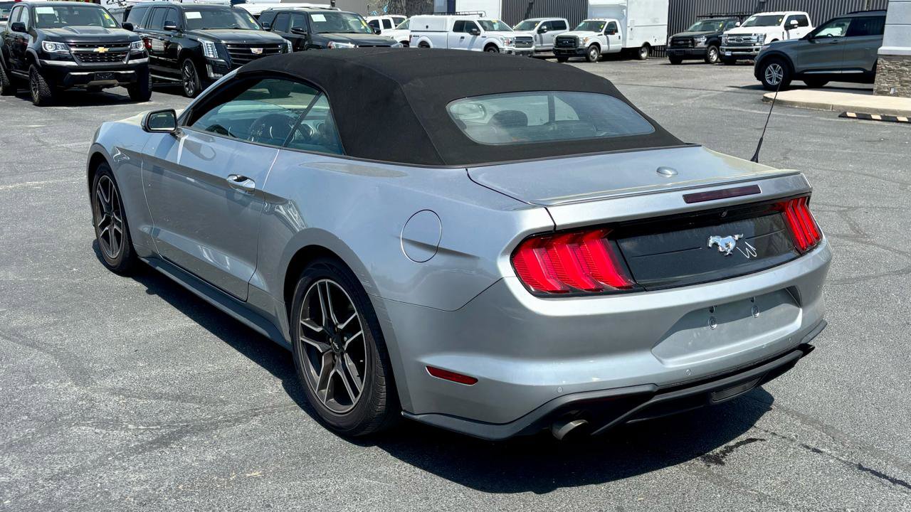 Used 2022 Ford Mustang Premium RWD image 8