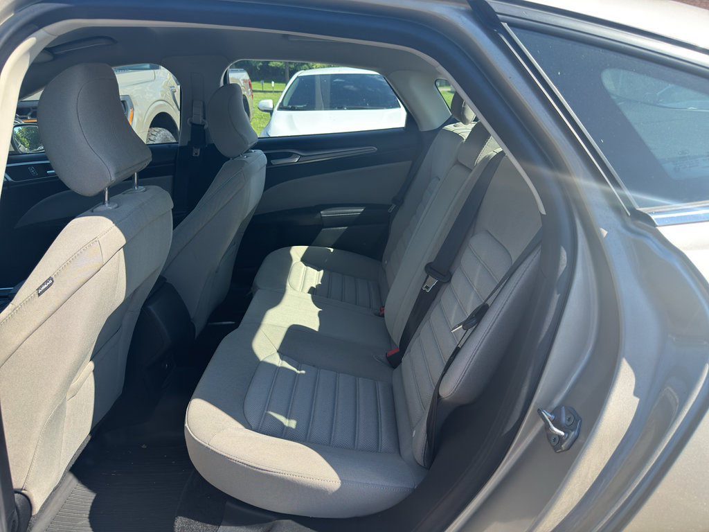 Used 2017 Ford Fusion S FWD image 5