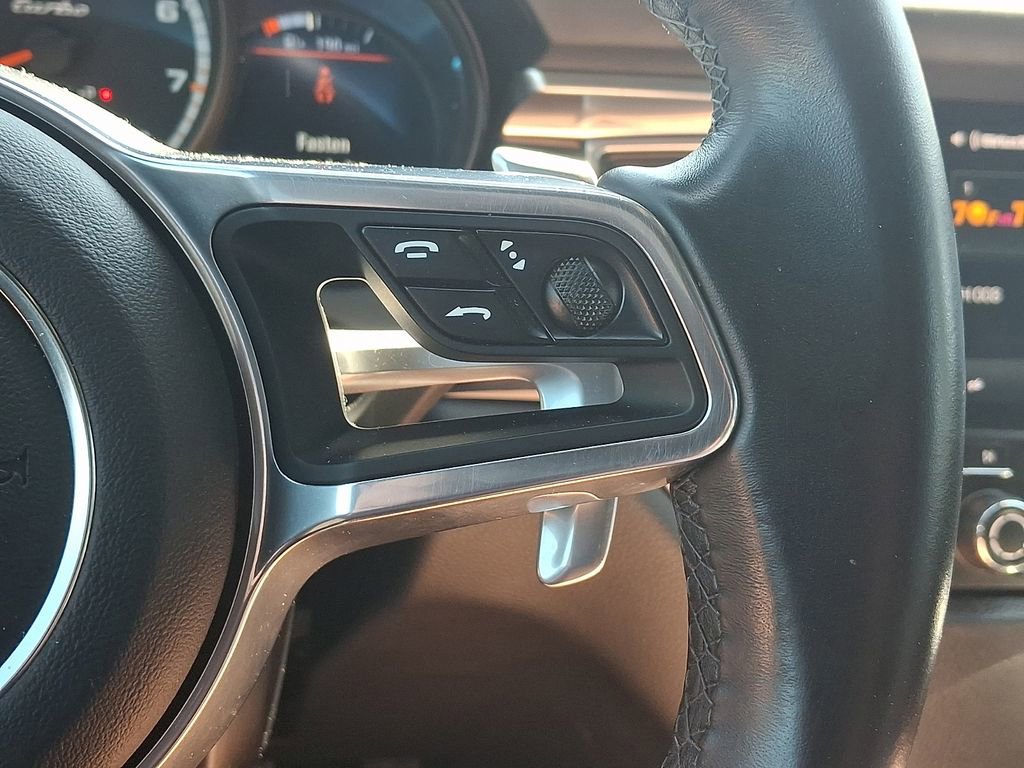 Used 2018 Porsche Macan Turbo AWD/4WD image 22
